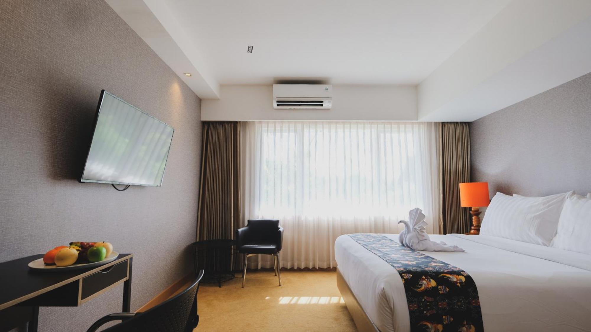 Hotel Suni Sentani - Managed By East Season Jayapura Exterior foto